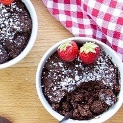 Keto-Schokoladen-Tassenkuchen