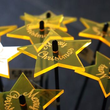 15 étoiles de Noël jaunes brillantes Taille S 25 cm avec message gravé "Merry Christmas" Présentoir de vente SunCatcher Peggy Pot inclus 6