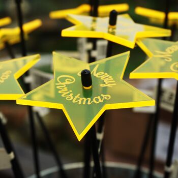 15 étoiles de Noël jaunes brillantes Taille S 25 cm avec message gravé "Merry Christmas" Présentoir de vente SunCatcher Peggy Pot inclus 10