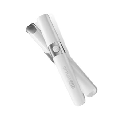 Massagestift mit Licht und Mikrovibration IN:FUSE DUO PEN. Zur gezielten Behandlung der Haut.