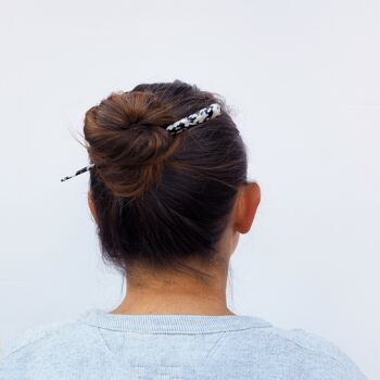 Pluma Hair Pin- épingle à cheveux en résine d’acétate noir et blanc 2