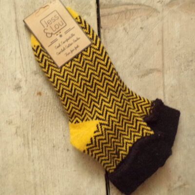 Cosy Cuff Socks with Herringbone Design S110G