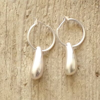 Matt Silver Tear Drop on Higgie Earring ER105