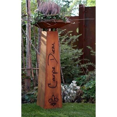 Metal pillar Carpe Diem | Patina decoration as a garden decoration