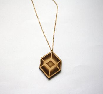 Sautoir géométrique avec pendentif graphique en bois, inspiration art optique, chaîne dorée 6