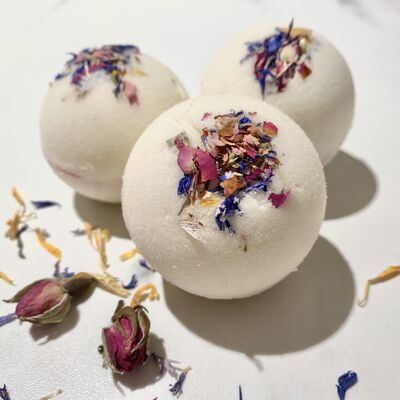 Foaming bath bomb with flowers #flower mix