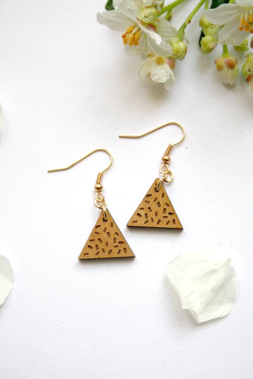 Boucles d’oreilles triangles, inspiration Memphis design, petites pépites, crochets dorés