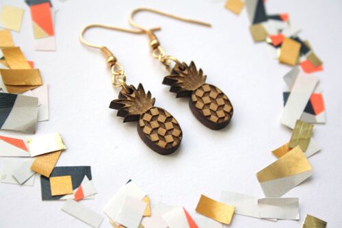 Boucles d’oreilles ananas en bois gravé, pendentif d'oreille laiton doré