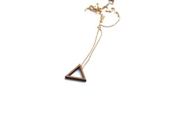 Sautoir triangle ajouré en bois, style minimaliste, chaîne dorée 4