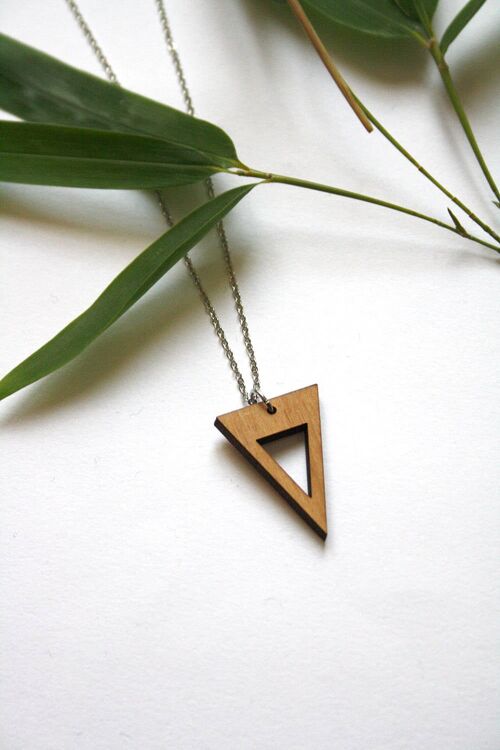 Collier sautoir triangle ajouré, chaîne métal argenté