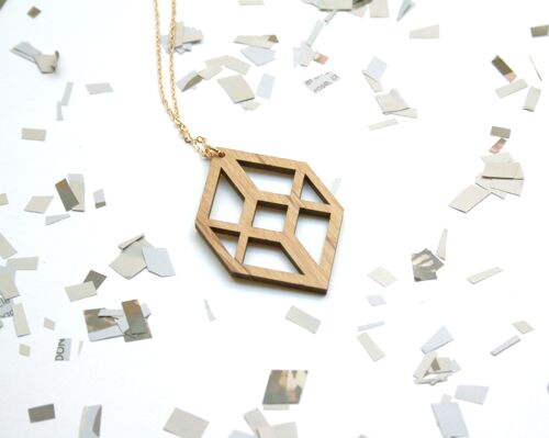 Sautoir géométrique, collier cube ajouré en bois, chaîne dorée