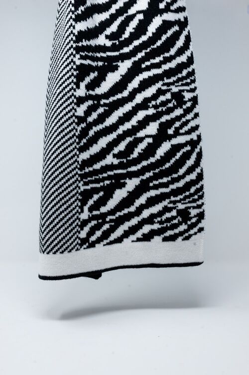 Zebra print scarf in black