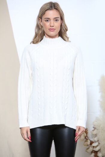 Pull en maille col montant blanc 4