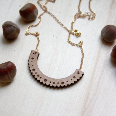 Wooden geometric lace necklace, golden chain