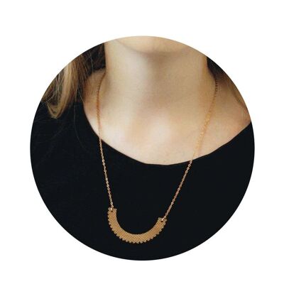 Engraved wooden lace graphic necklace, golden chain