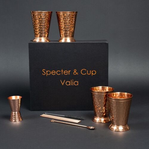 Kupferbecher-Set Valia – 4x Cocktailbecher (gehämmert, römisch-geprägter Stil, 300 ml) + 6-teiliges Zubehör-Set