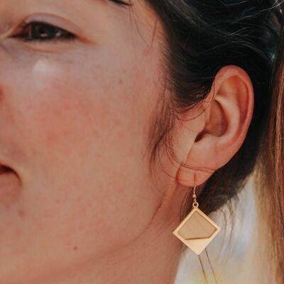 Small Sierra earrings in sycamore wood