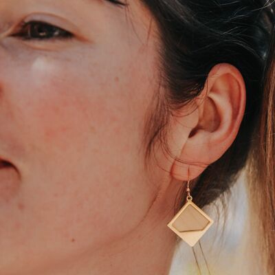 Petites boucles d’oreilles Sierra en bois de sycomore