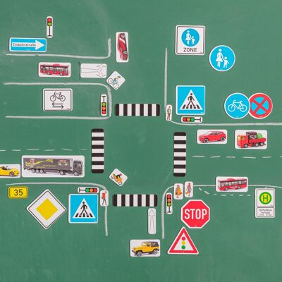 Ensemble de panneaux de signalisation étendu magnétique (124 pièces) | Panneaux de signalisation voiture camion vélo etc.