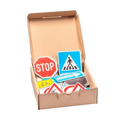 Traffic sign set magnetic (64 parts) | Fun learn road signs