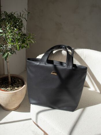 Grand sac à bandoulière en cuir végétalien noir Nara, sac fourre-tout 9