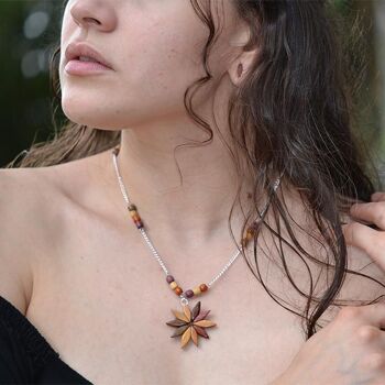 Collier chaine fleur multicolore Leila