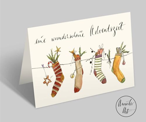 Eine wunderschöne Adventszeit | Weihnachtsstrümpfe auf Leine | Liebevolle Adventskarte | Weihnachtskarte