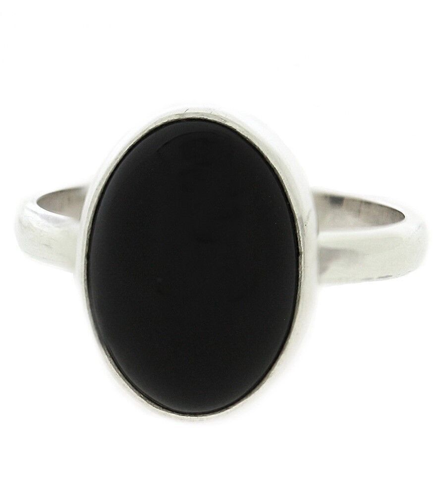 Ovaler Onyx-Cabochon-Ring in Größe M1/2 und Präsentationsbox