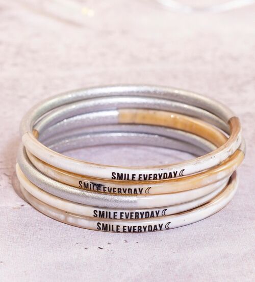 1 Jonc semainier à message "Smile everyday"- 3 mm argenté