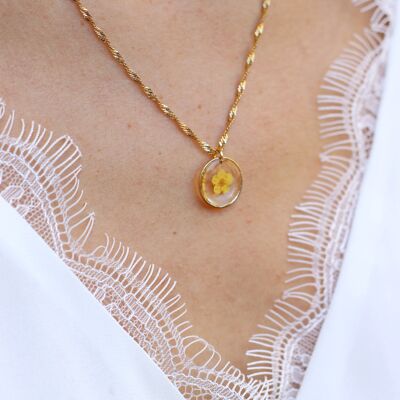 Dried flowers, Yellow Blossom round necklace