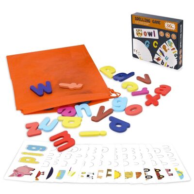 Buchstabierspiel auf Englisch mit Karten von Tieren, Früchten und Objekten. Buchstaben aus Holz. Blau