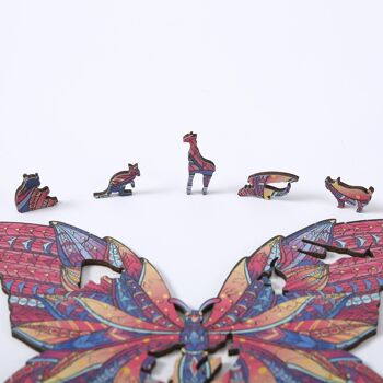 Forme de silhouette de puzzle 3D en bois bricolage. Avec des pièces individuelles avec des designs différents. En bois polychrome. Format A4.MOTIF PAPILLON. Multicolore 2