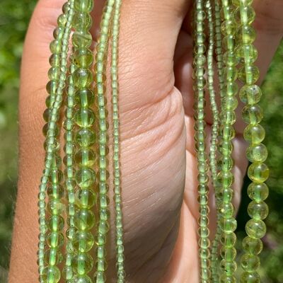 Perles en péridot entre 2 et 5mm - 4mm