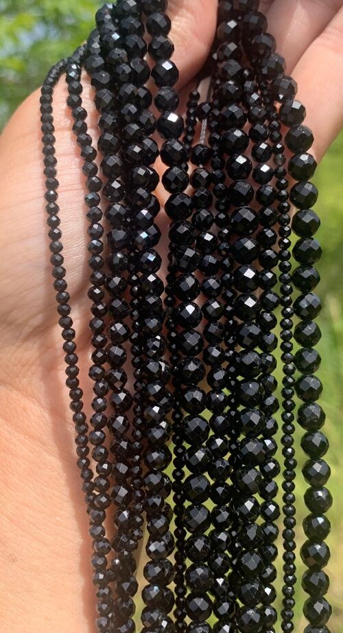 Perles en tourmaline noire facettées entre 2 et 6mm - 2-2,5mm