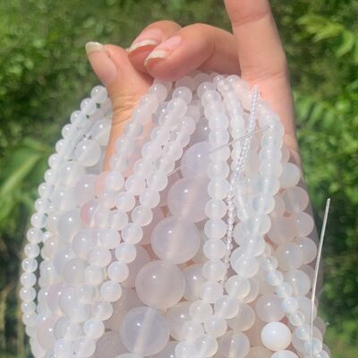 Perles en agate blanche entre 2 et 14mm - 12mm
