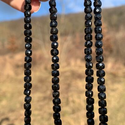 Perles en tourmaline noire, forme carré
