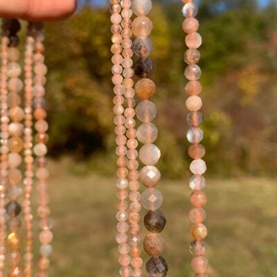 Perles en pierre de lune multicolore facettées entre 2 et 5,5mm - 2-2,5mm