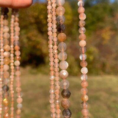 Perles en pierre de lune multicolore facettées entre 2 et 5,5mm - 3mm