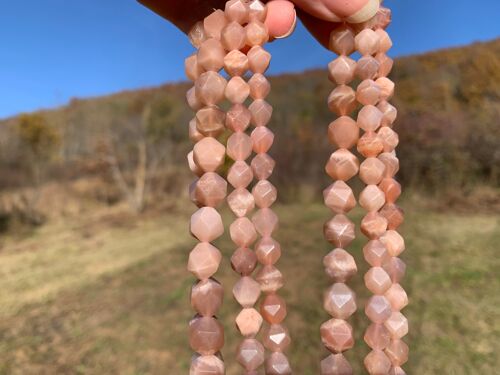 Perles en pierre de lune pêche, forme diamant entre 8 et 10mm - 8mm