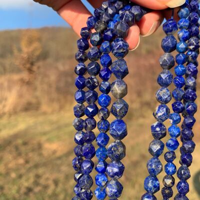 Perles en lapis-lazuli, forme diamant entre 6 et 10mm - 10mm