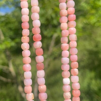 Perles en opale commune rose, forme carré facetté