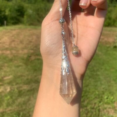 Pendule en quartz avec inclusions de rutile