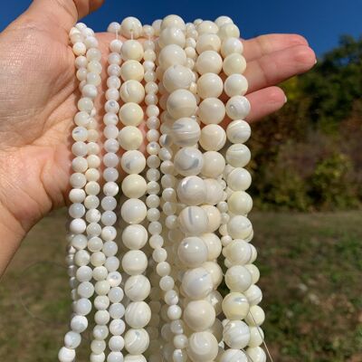 Perles en nacre blanche entre 2 et 12mm - 4mm