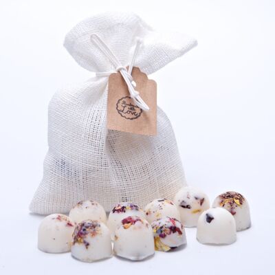 Champagne & Roses Scented Natural Wax Melts in White Linen Bag of 10 each