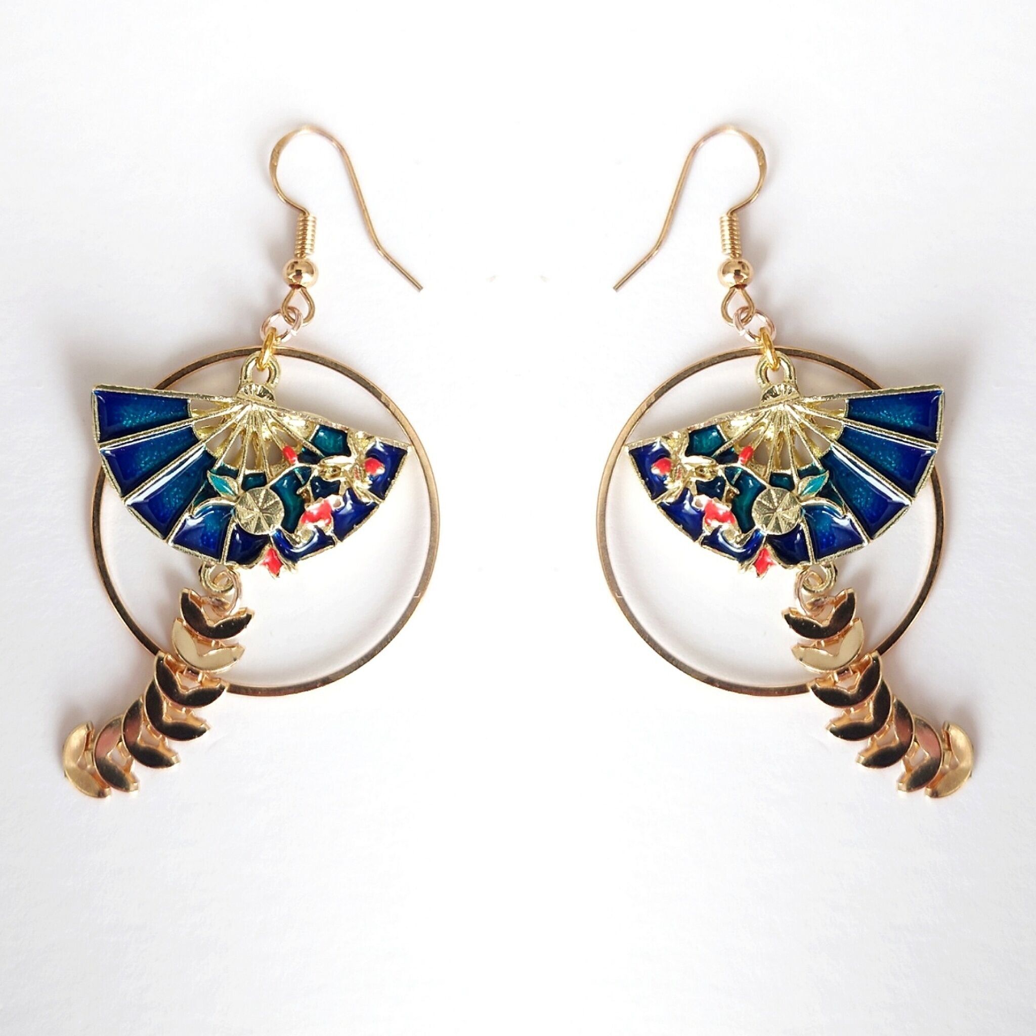 Fächerohrringe, Fächer-Charm-Ohrringe, Fächer-Charm, chinesischer Fächer, japanischer Fächer, orientalisch inspirierter Schmuck, Tropfenohrringe, baumelnde Ohrringe