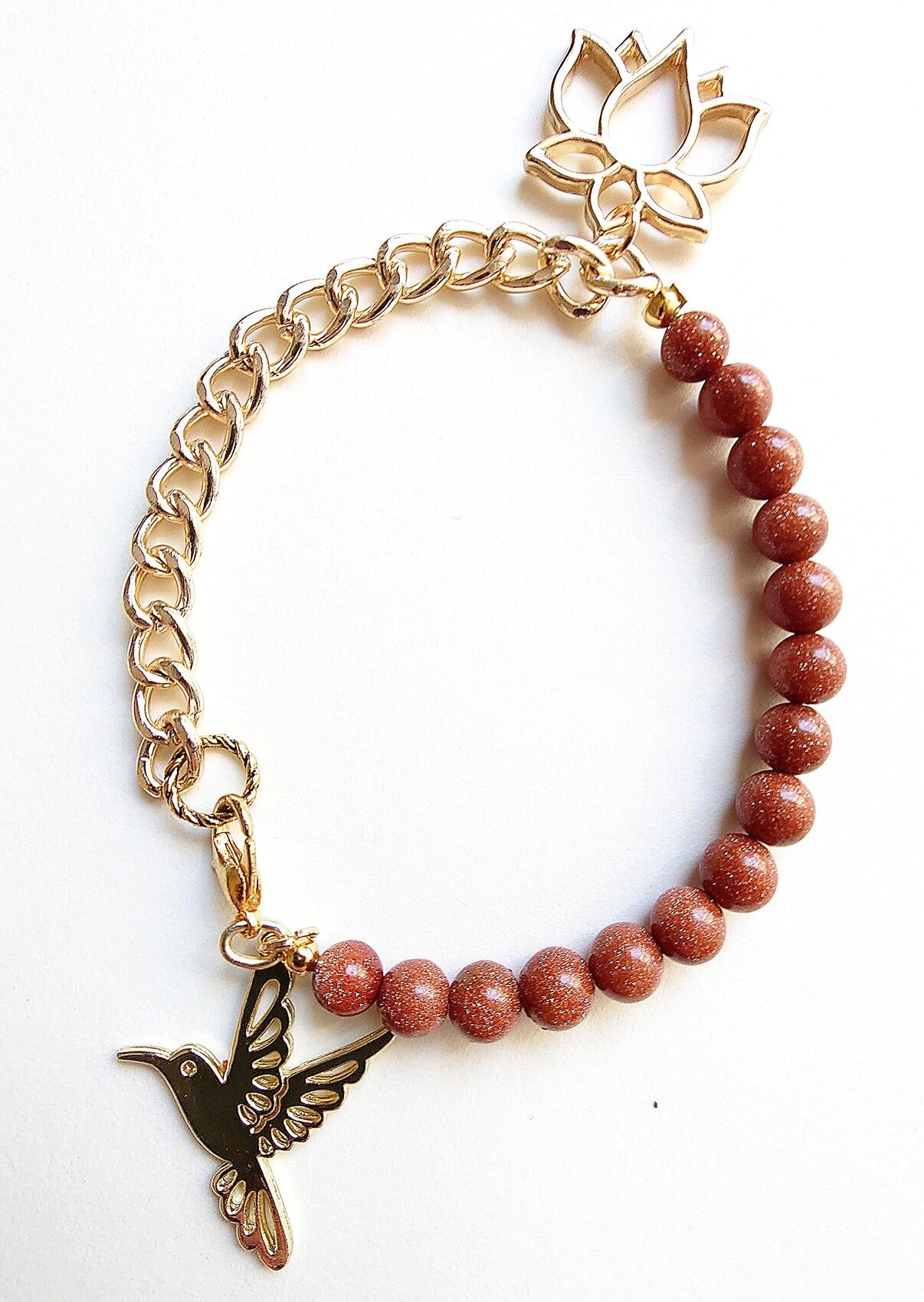 Bracciale con perline semipreziose, bracciale con perline, bracciale semiprezioso, colibrì, bracciale con ciondolo a forma di fiore di loto, pietra dorata marrone, ciondoli