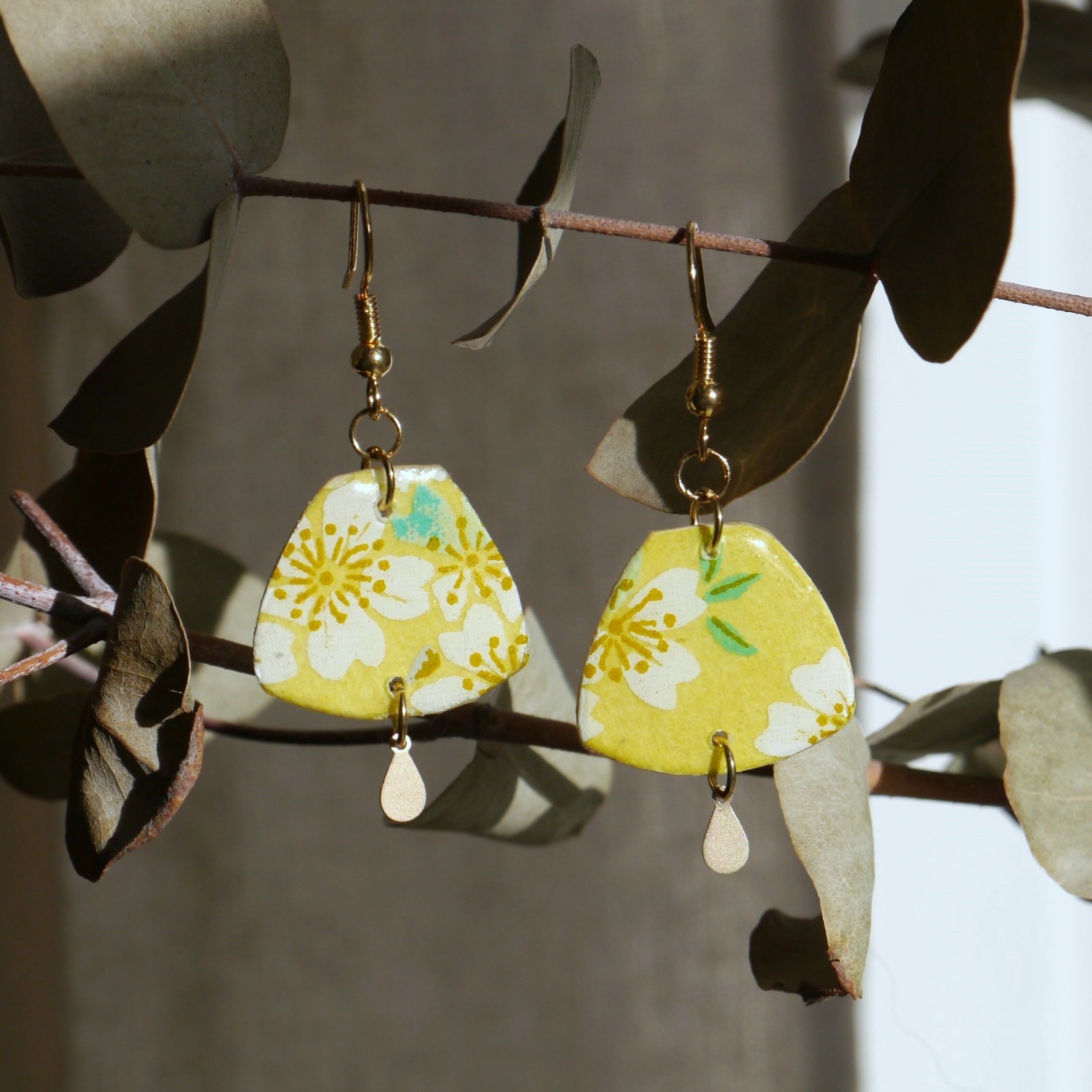 Japanese paper earrings - Uteki - Floral yellow