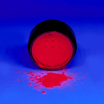 Neon Red Eye Dust Formule végétalienne et sans paraben qui brille sous la lumière UV 2