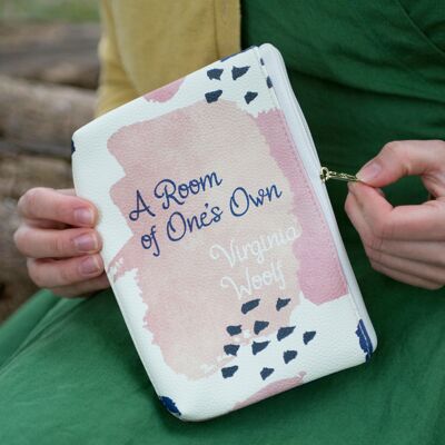 Bolso de mano tipo cartera con libro en colores pastel A Room of One's Own