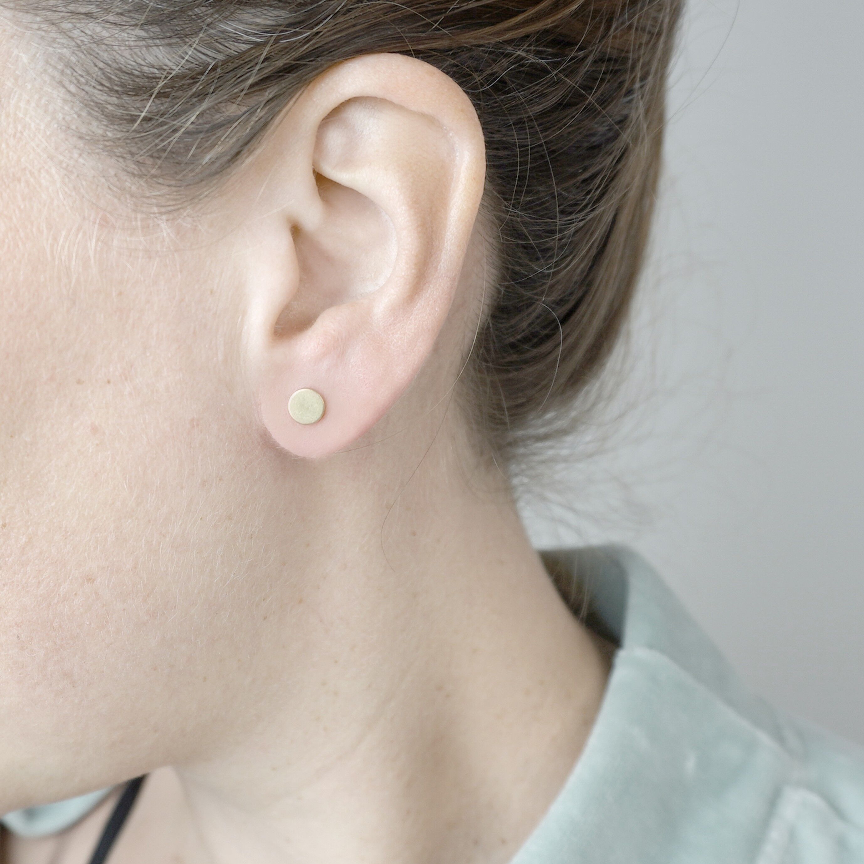 Orecchini a bottone DOT